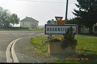 The road into Assencières