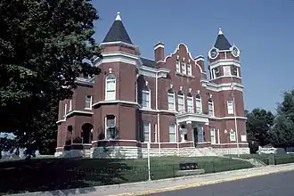 Fulton County Courthouse in Hickman