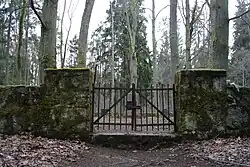 Barons von Hāni family cemetery