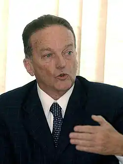 Image of Jorge Bornhausen taken in 2004