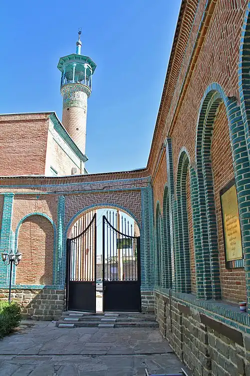 The mosque and its minaret in 2013