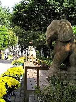 University Symbol statues on Campus