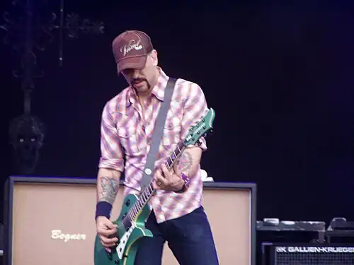 Kushner with Velvet Revolver at Gods of Metal 2007